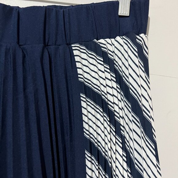 Gracia Women's Skirt Pleated Accordion Blue Size Large Pull On Midi Modest - Picture 4 of 6